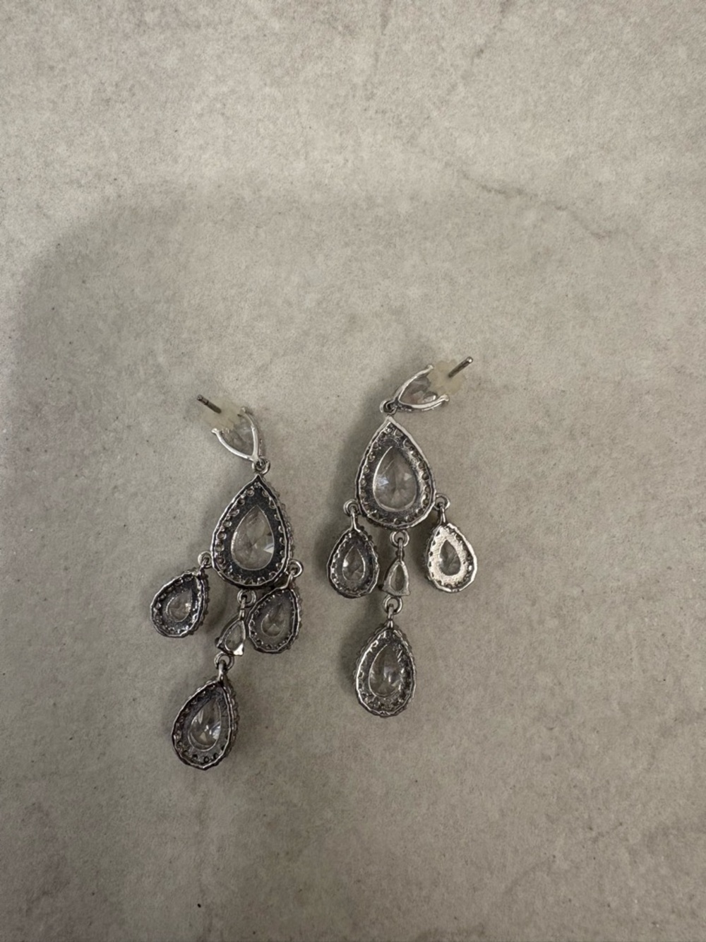Fashion Costume Chandelier Rhinestone Lightweight Earrings - Picture 4 of 7